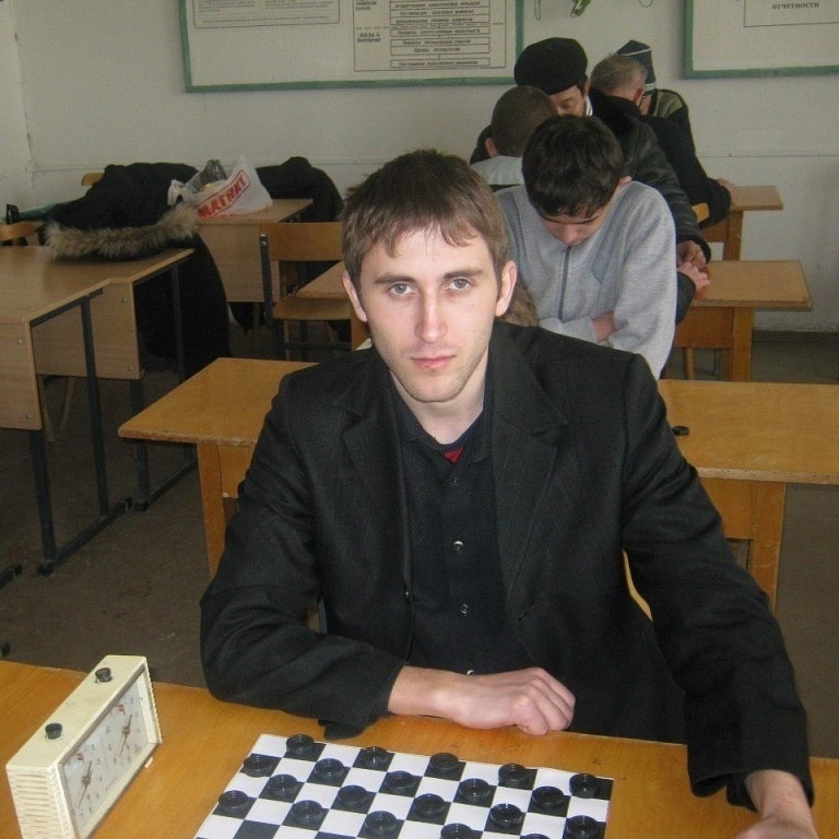 Индивидуальные занятия с репетитором. Индивидуальный урок. Занятия с репетитором. Индивидуальные занятия с реп. Бизнес тренер блондинка в очках.