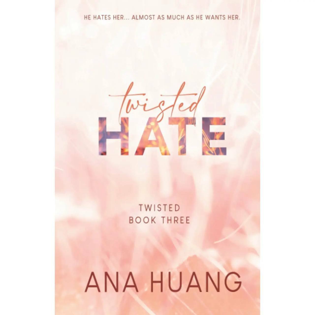 книга Аны Хуан &quot;Twisted Hate&quot;