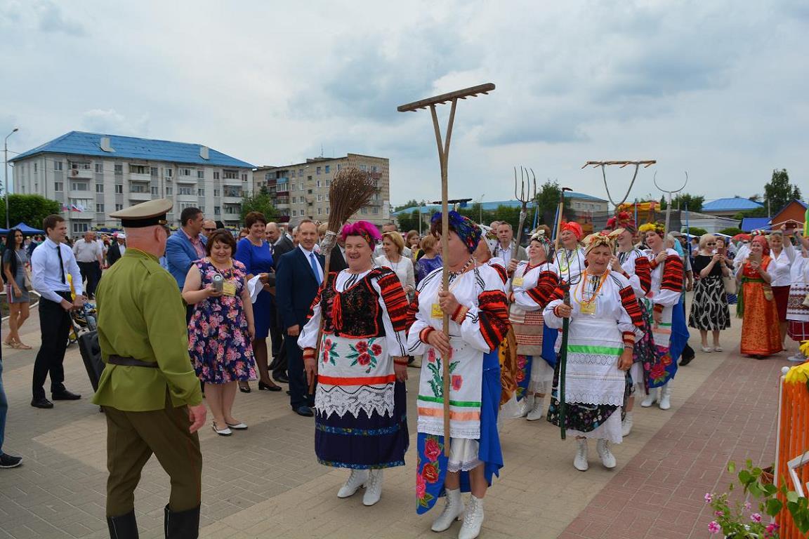 День города боровичи 2023. Боровичи праздник сегодня. С днем города. Боровичи 2022. Боровичи праздники.