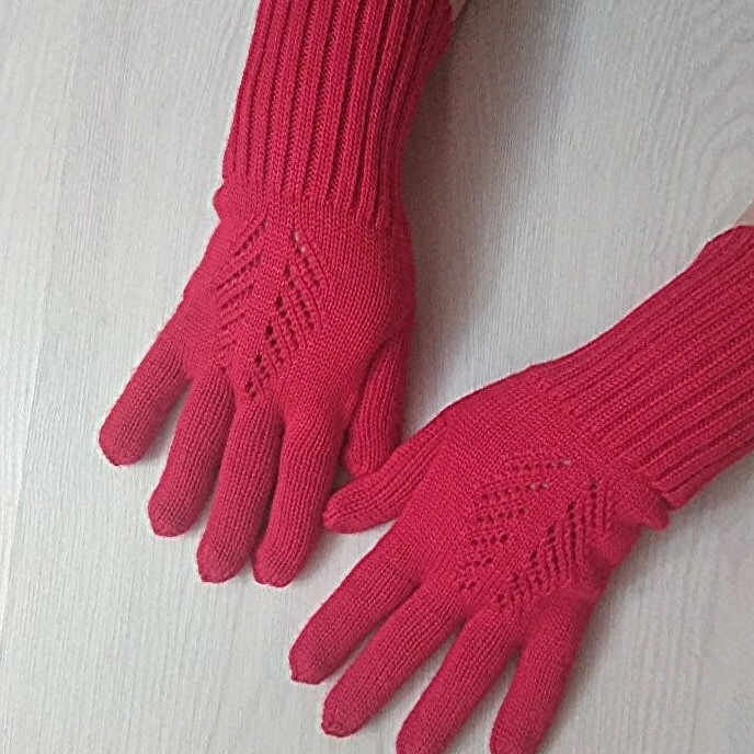перчатки красные