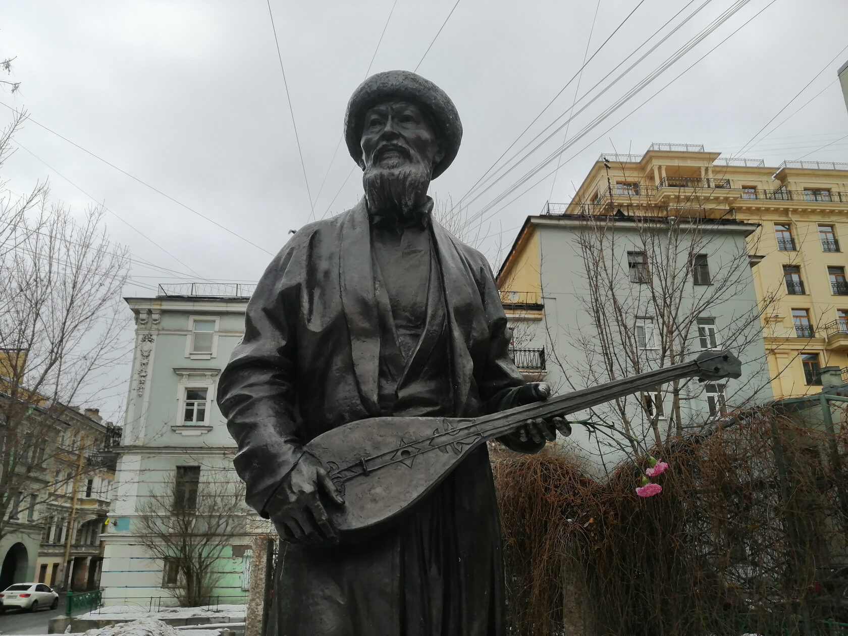 Сквозь века: мы родня вам с давней поры