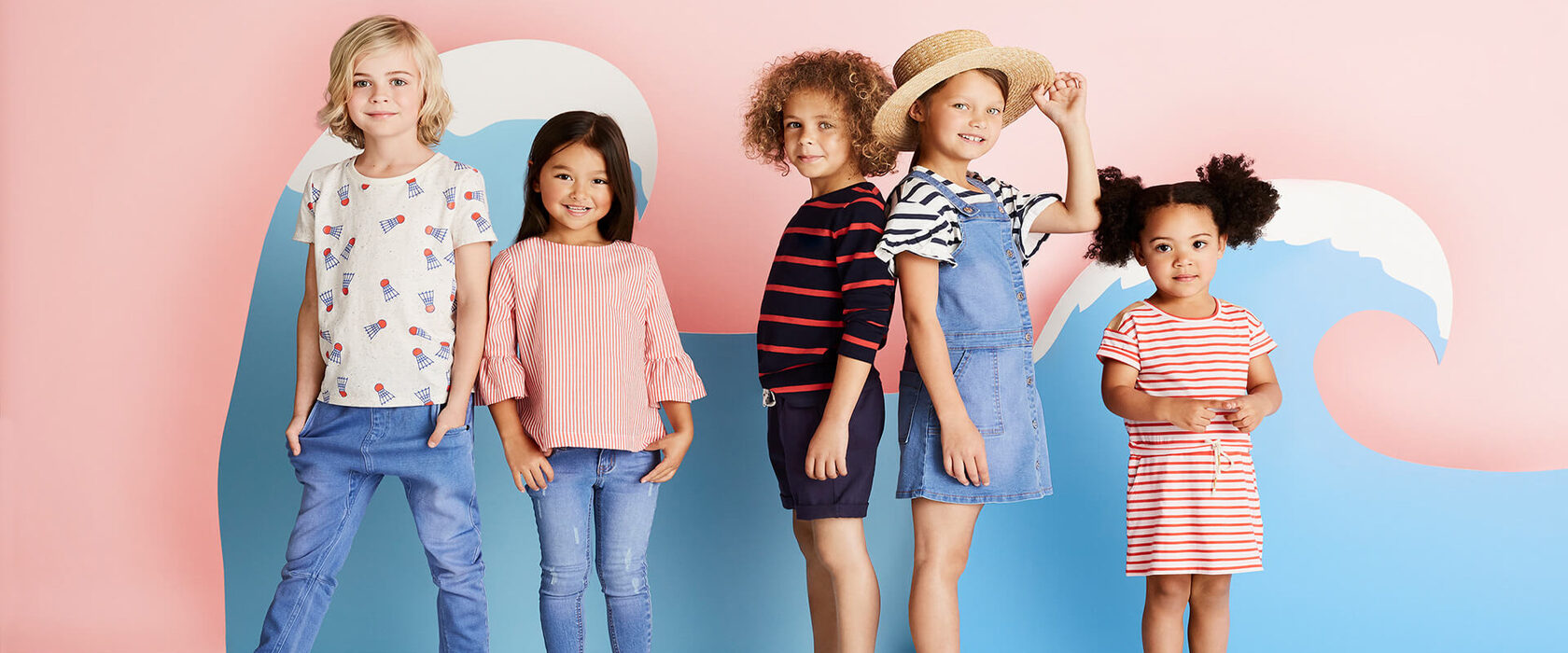 Спрос магазин одежды. Химчистка одежды. Стоковые вещи. Трикотажные изделия. Одежда опт реализация.