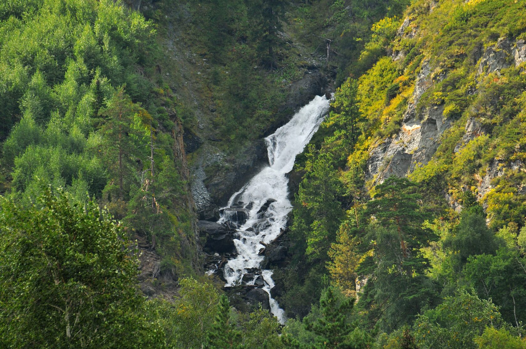Водопад Ачелман горный Алтай