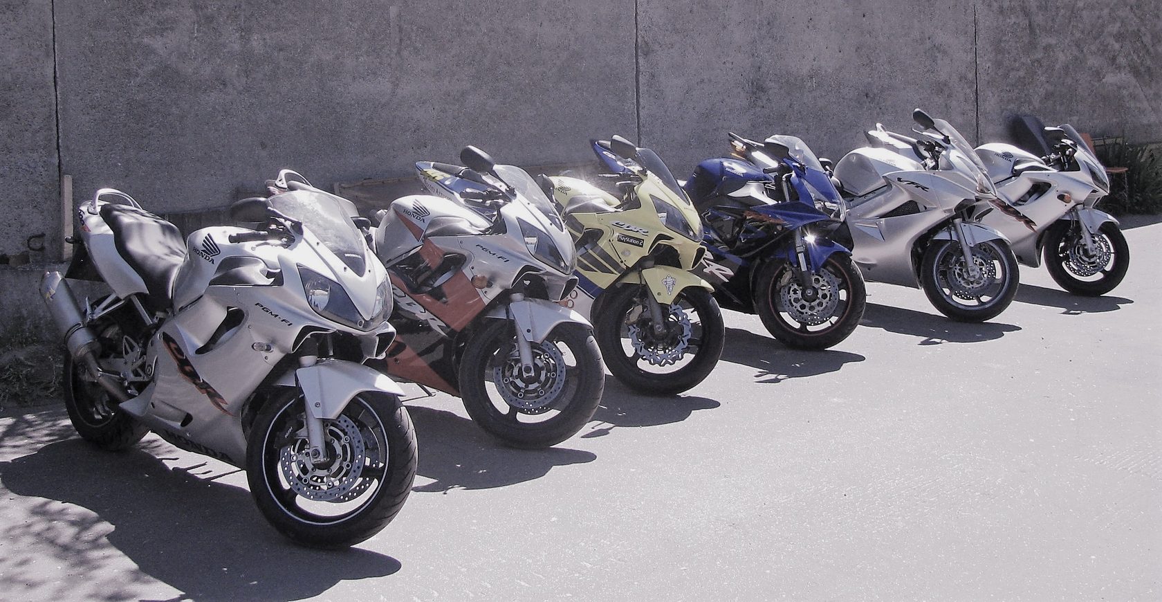 Honda pan european 1300. Мотоцикл energica ego engine. Yamaha 1000rr. Мотоциклы из европы. Мотоциклы из европы.