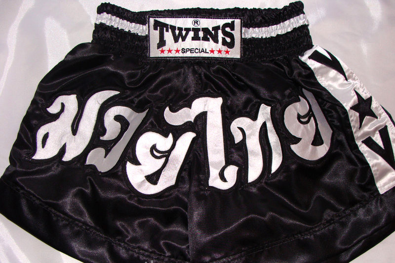 купить боксерские шорты TWINS &quot;BLACK&quot; 