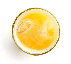 Апельсиновый сок в стакане