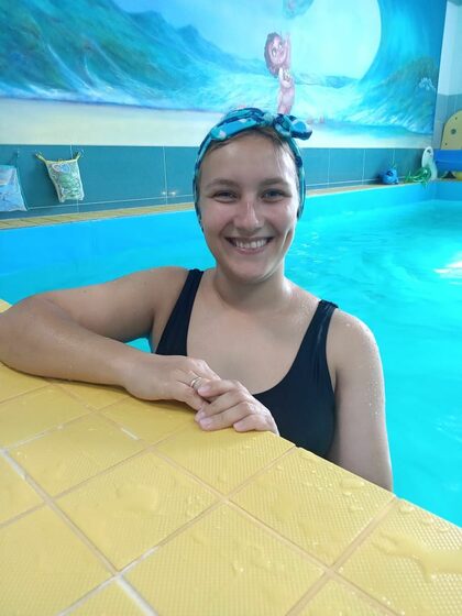 Открытый бассейн адриатика барнаул. Бассейн для детей 10 лет. Непоседа бассейн новосибирск. Бонифаций электросталь бассейн. Новгородская 4 детский бассейн.