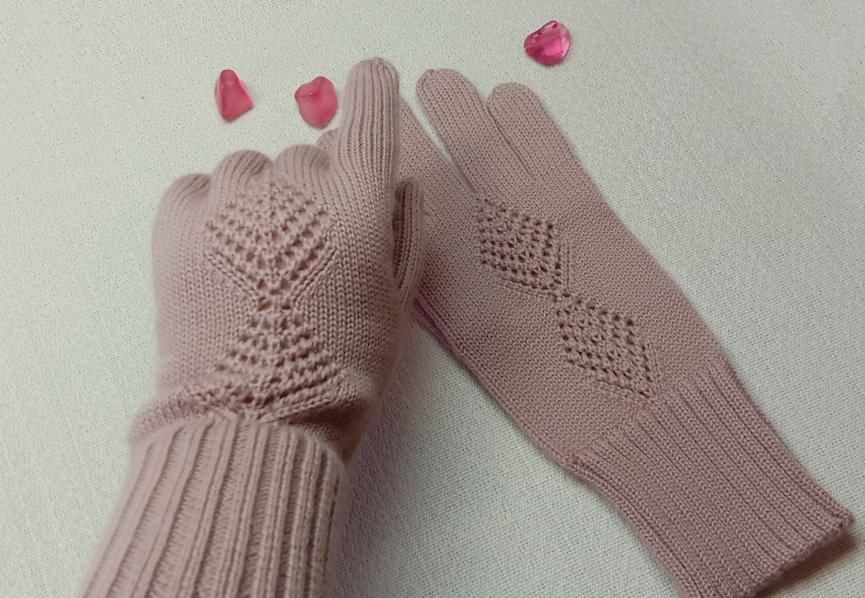 перчатки бежевые 