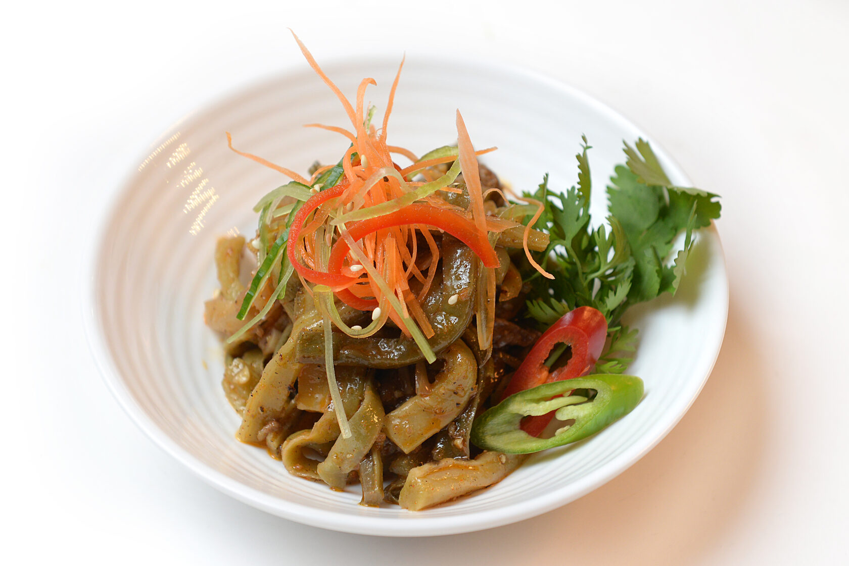 Хе из сердца говяжьего. Рецепт кя хе из собаки. Хе из сердца говяжьего. Korean radish. Хе из сердца говяжьего по-корейски.