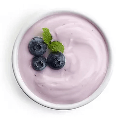 Чашка с черничным йогуртом