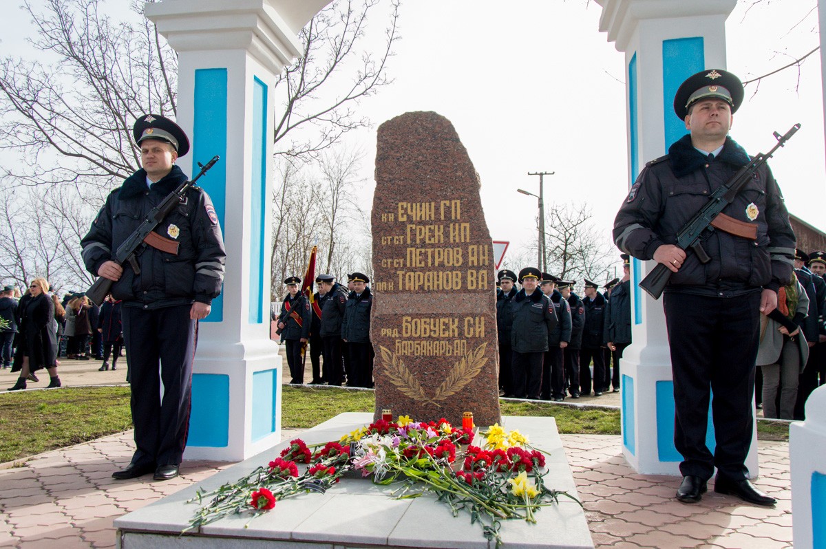 Трагедия победа. Ечина Бендеры. Памятник Ечина Бендеры. Бендеры Протягайловка Ечин 1992. Народное ополчение Приднестровья.