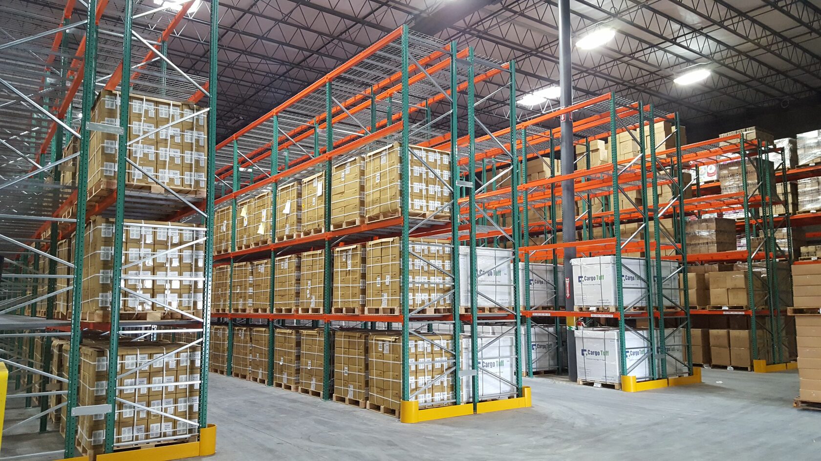 Levels storage. Паллеты на складе. Склад паллет редуктор. Warehouse Pallet Racks. Склад с металлическими стеллажами фон для фотошопа.