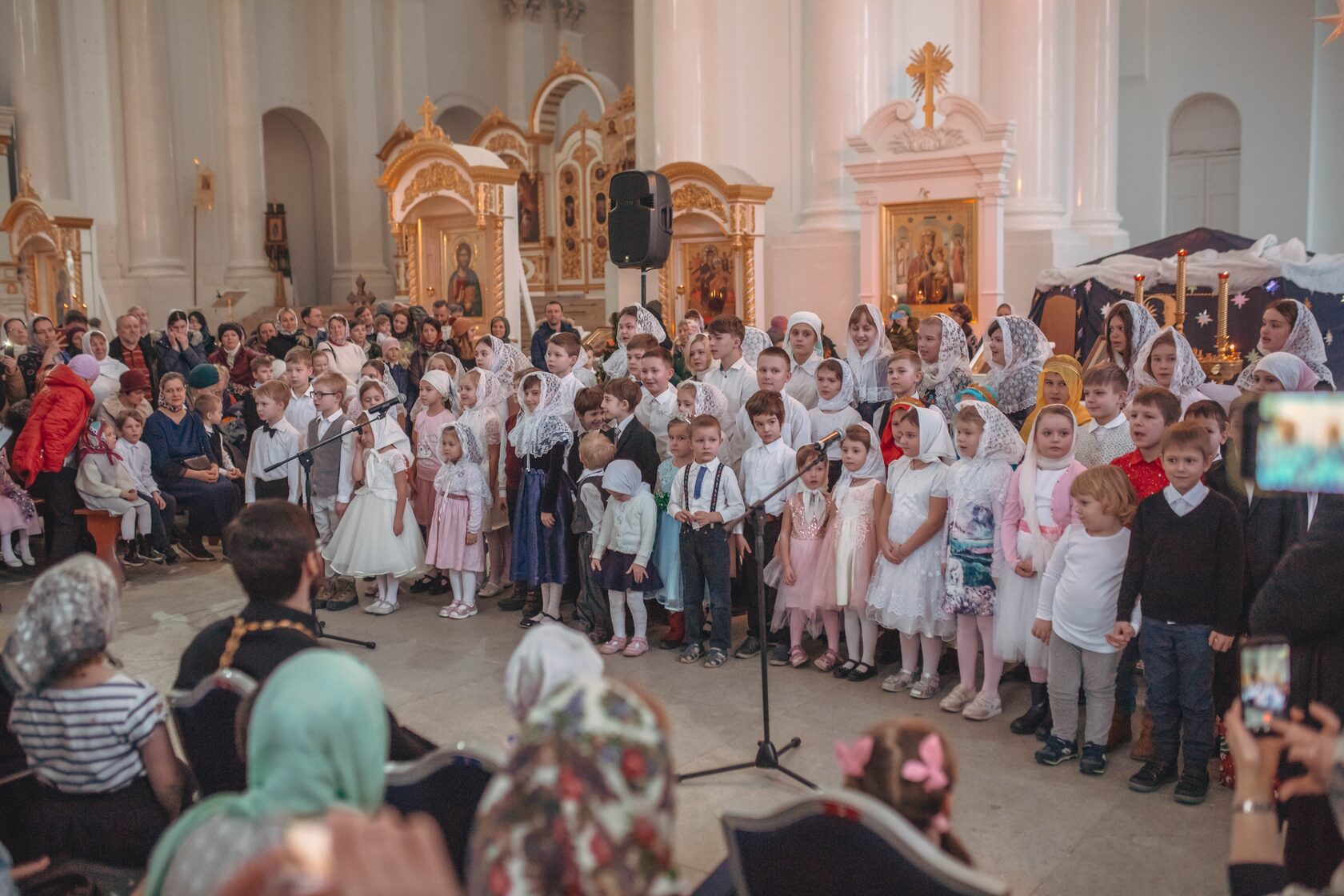 Храм жемчужина. Школа смолянок в Смольном соборе. Ангел в Смольном соборе.