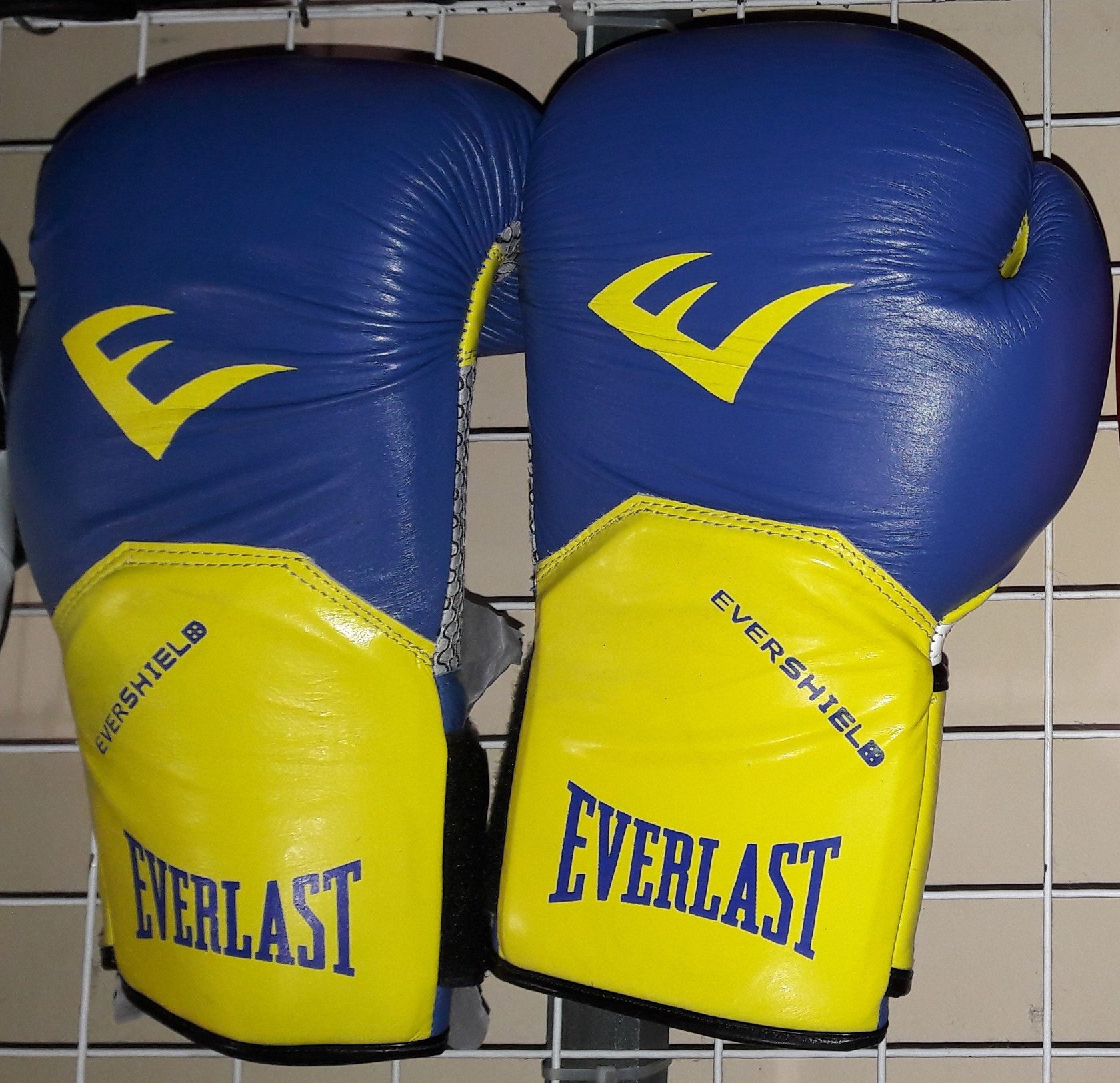 everlast Pro Style Elite боксёрские перчатки жёлтые синие