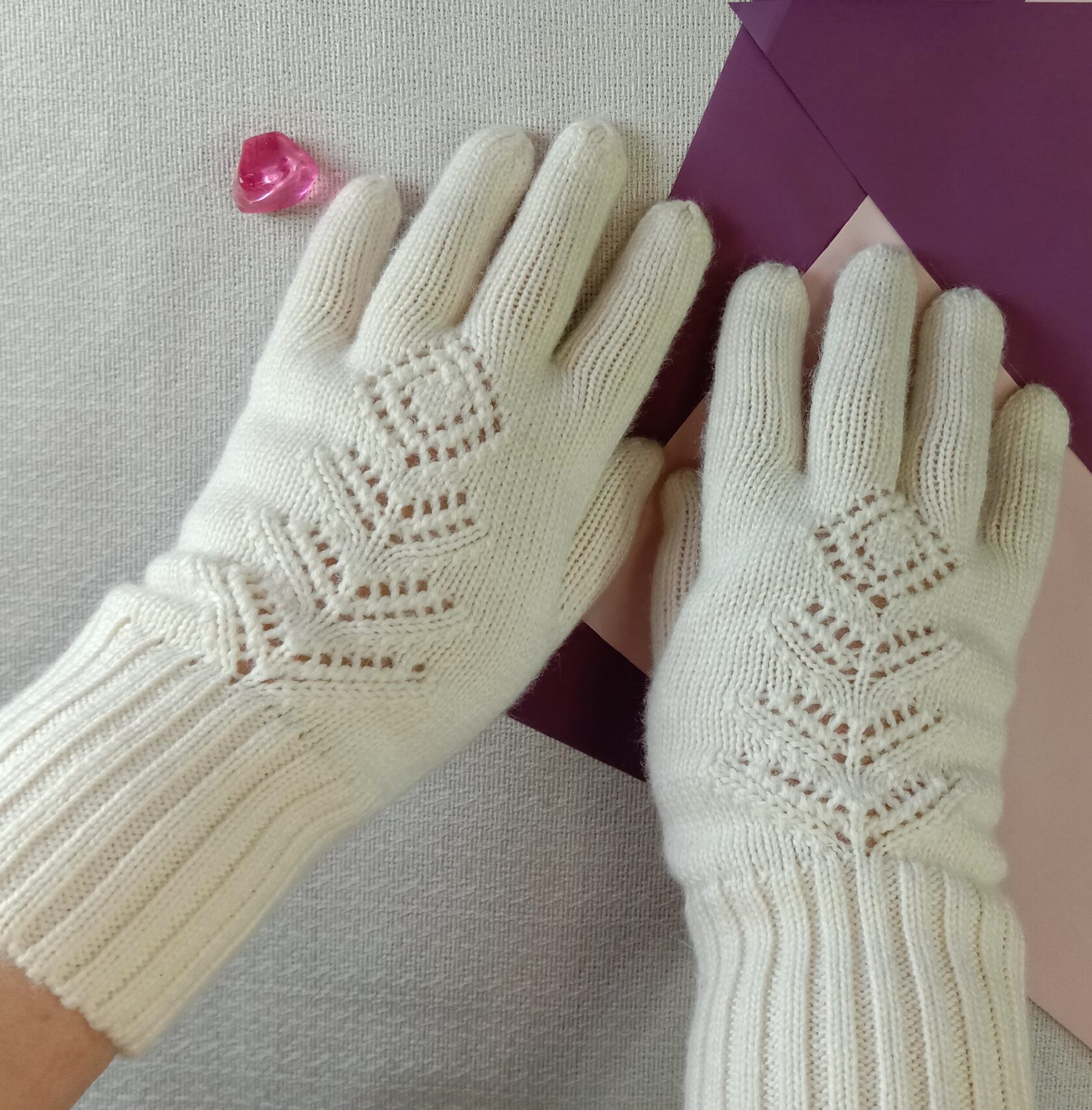 перчатки белые